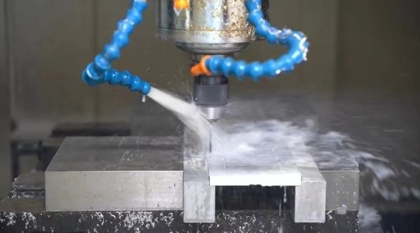 Công nghệ gia công trên máy CNC sở hữu nhiều đặc điểm nổi bật