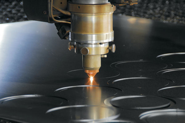 Vùng nhiệt tạo ra do vết cắt laser siêu nhỏ nên không làm biến dạng vật liệu